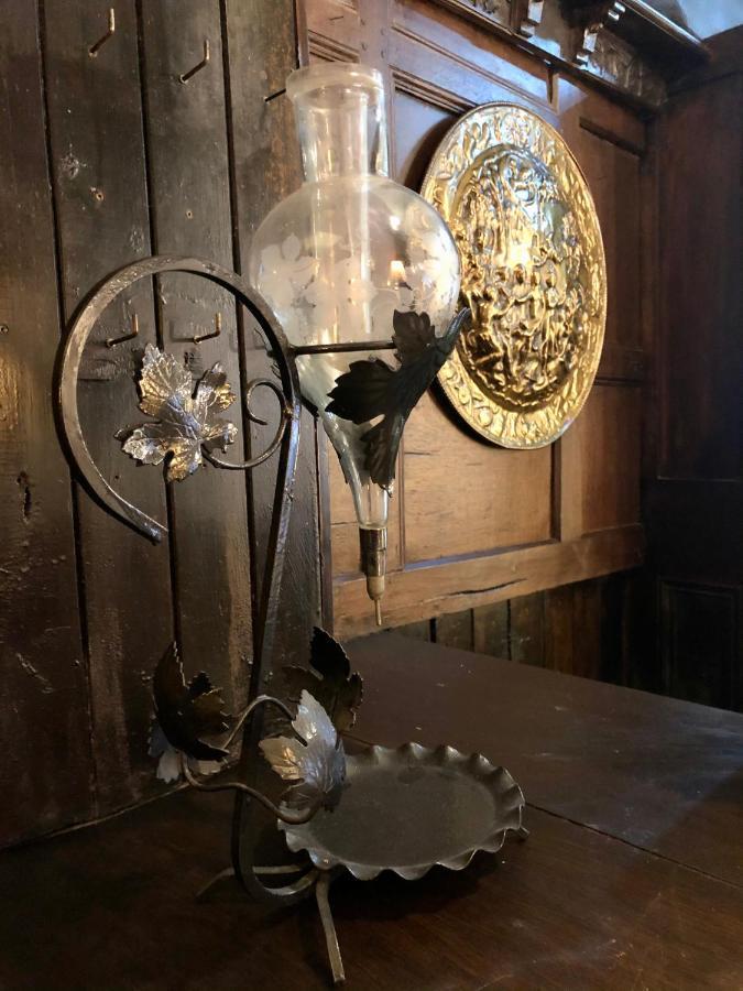 String Of Horses Inn