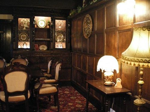String Of Horses Inn
